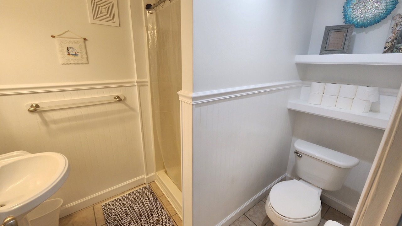 Photo of Bathroom in Slaughter Beach