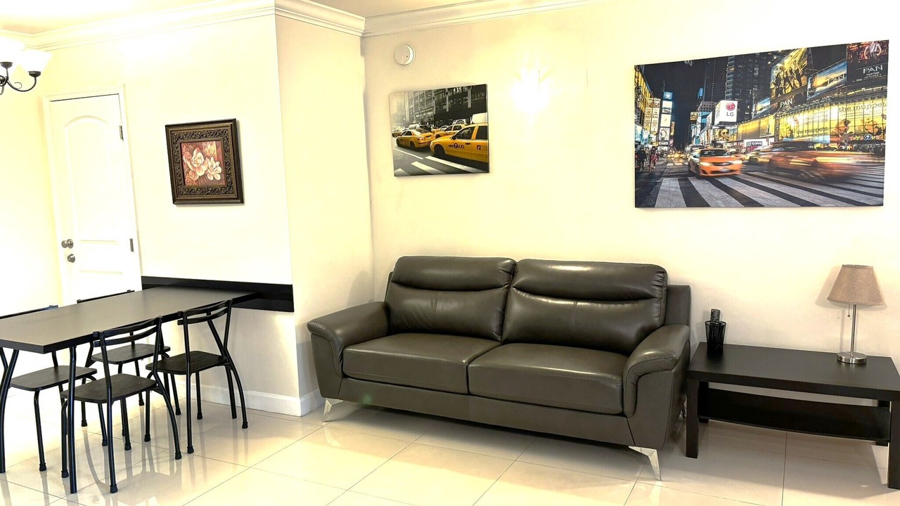 Photo of Livingroom in Galt Mile