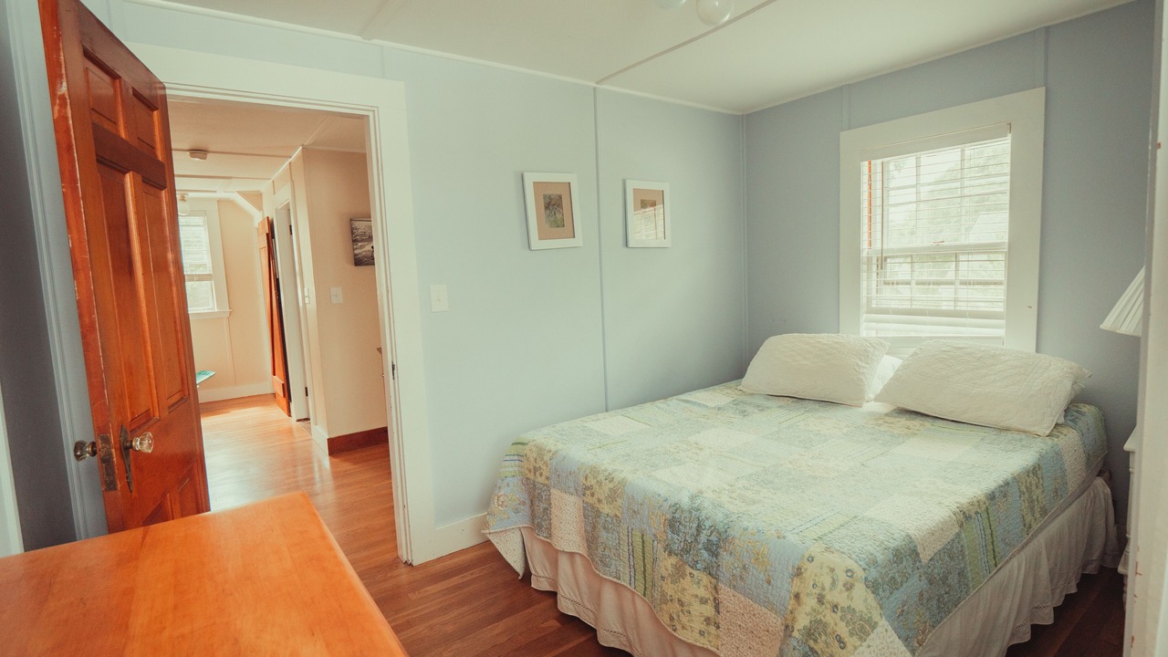 Photo of Bedroom in Mara Vista