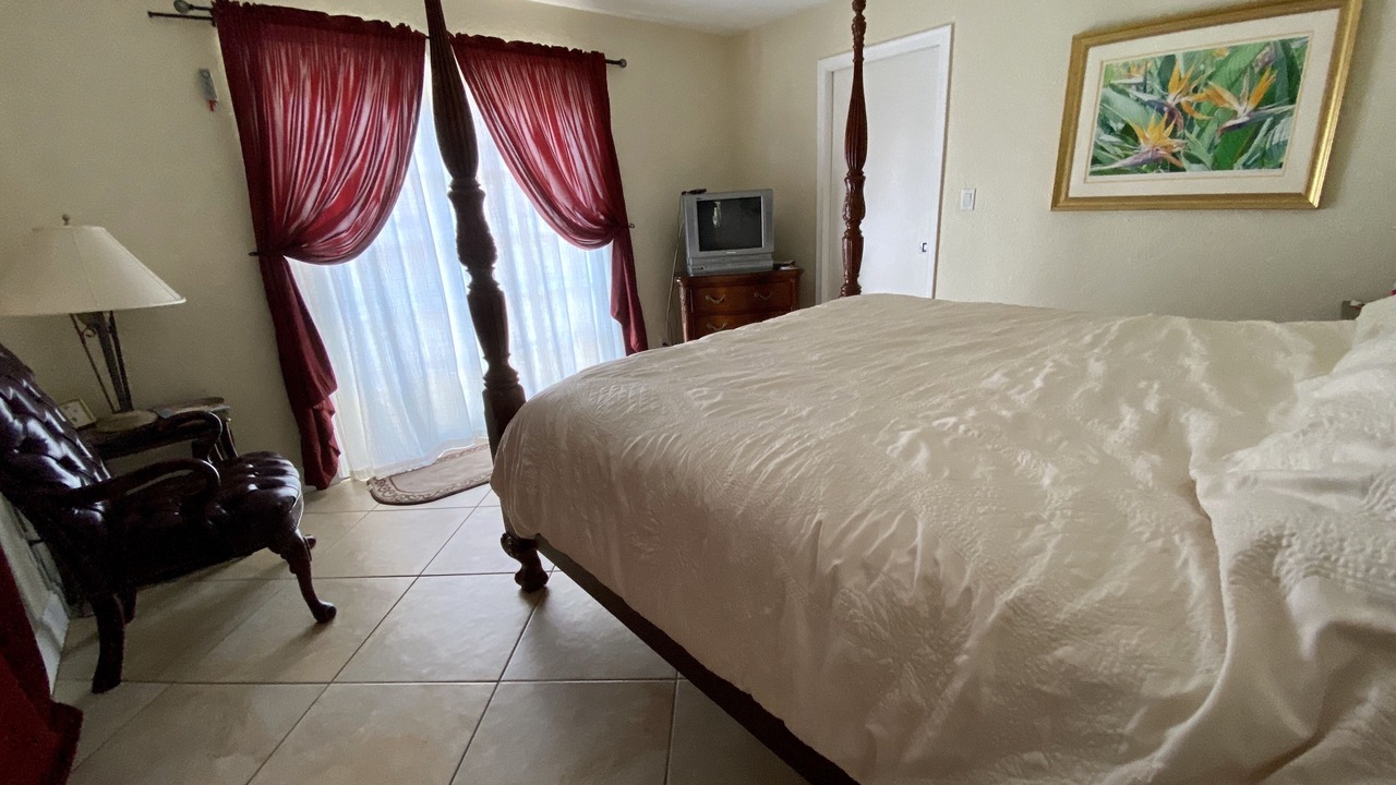 Photo of Bedroom in Coral Ridge Isles