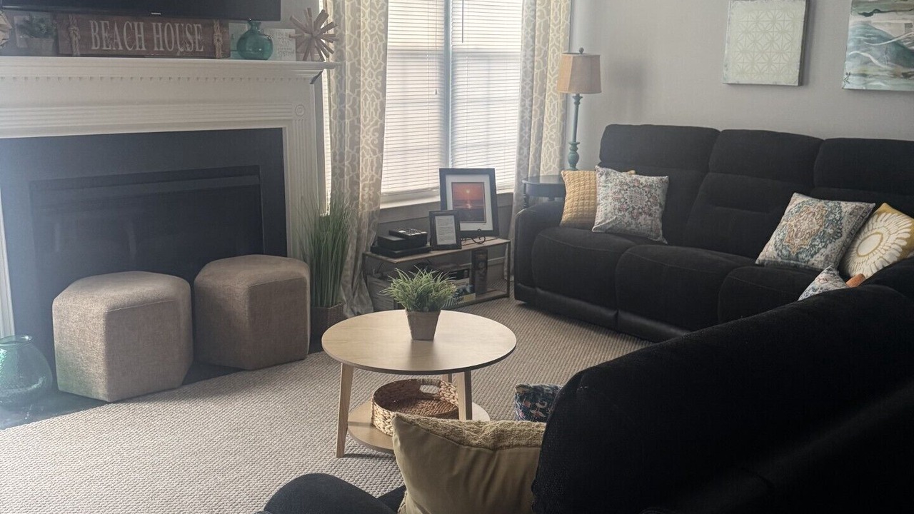 Photo of Livingroom in Villages of Five Points