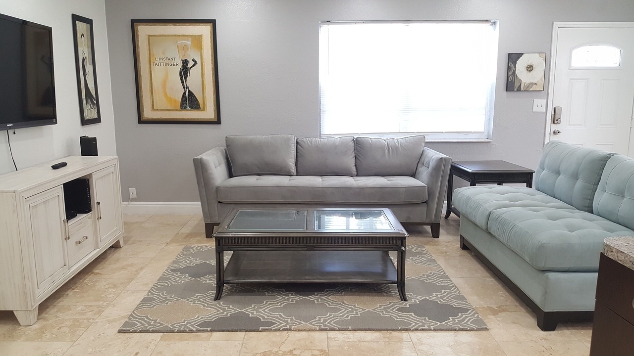 Photo of Livingroom in South Middle River