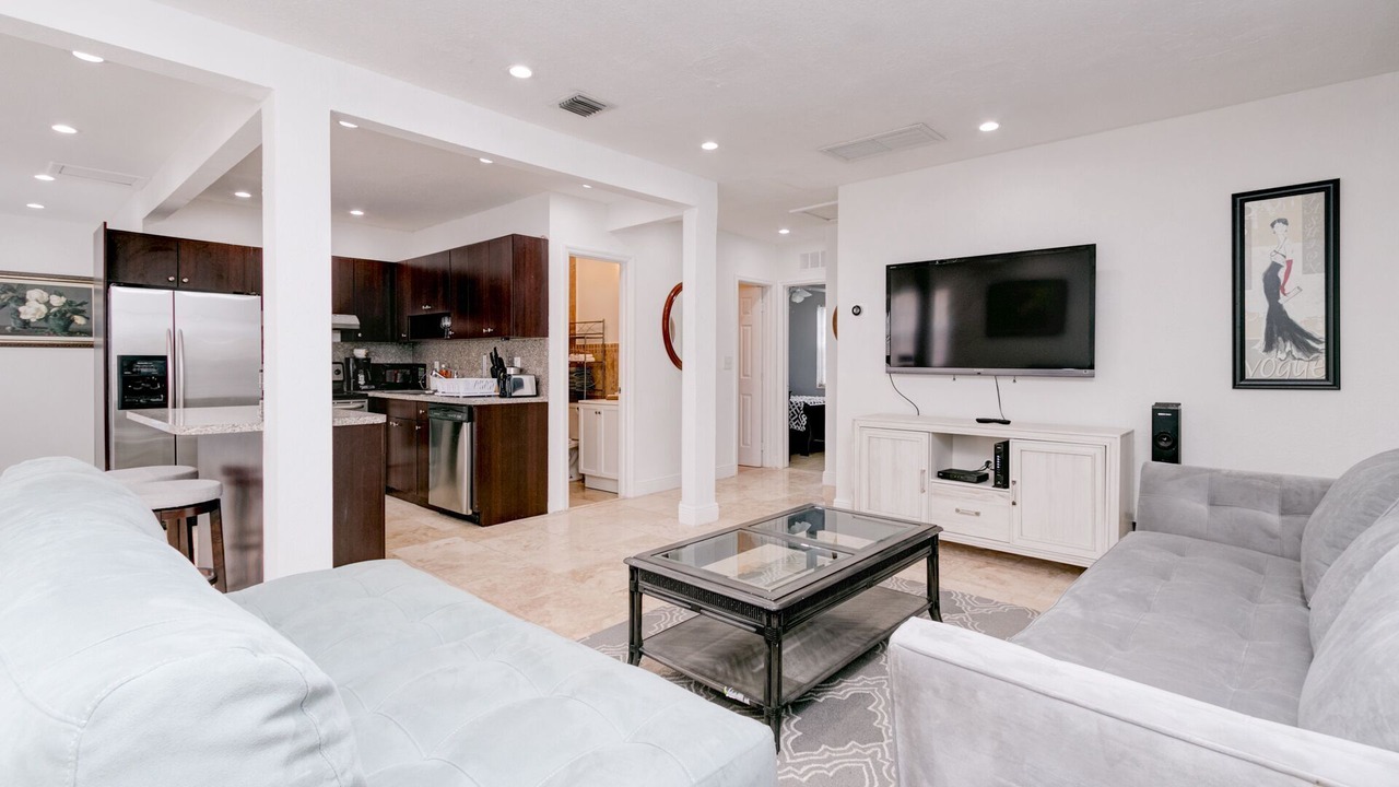 Photo of Livingroom in South Middle River