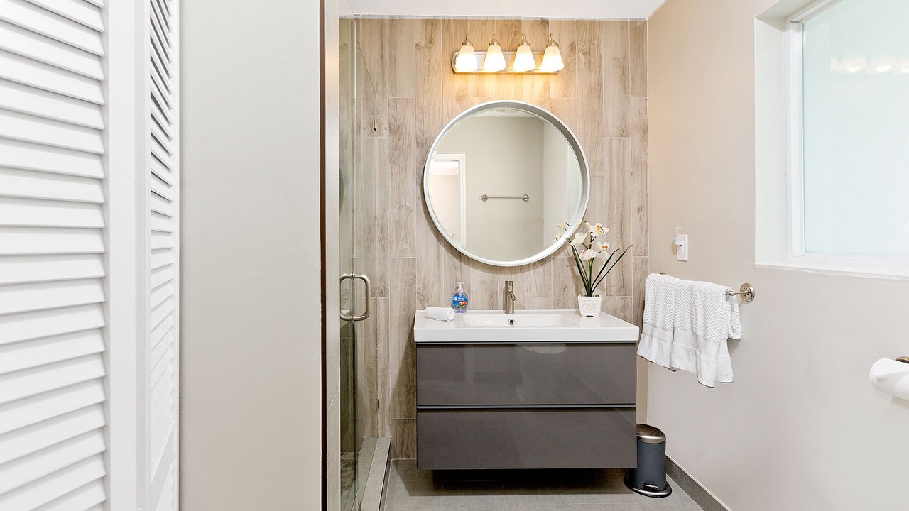 Photo of Bathroom in Lauderdale-by-the-Sea