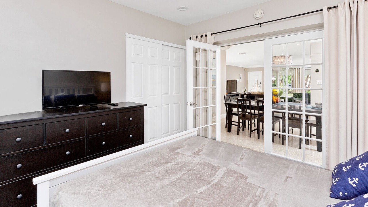 Photo of Bedroom in Lauderdale-by-the-Sea