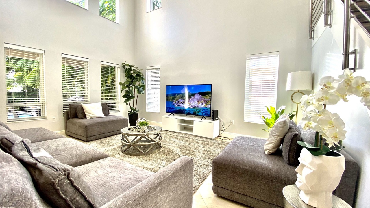 Photo of Livingroom in South Lake