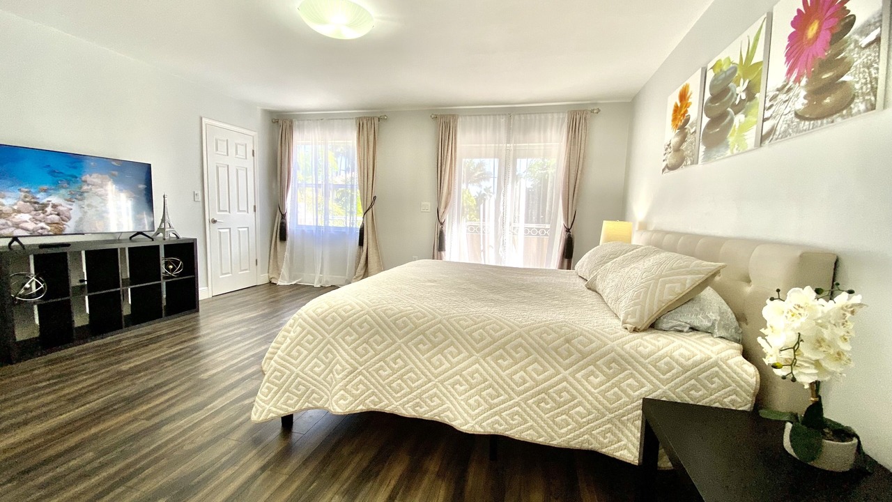 Photo of Bedroom in South Lake