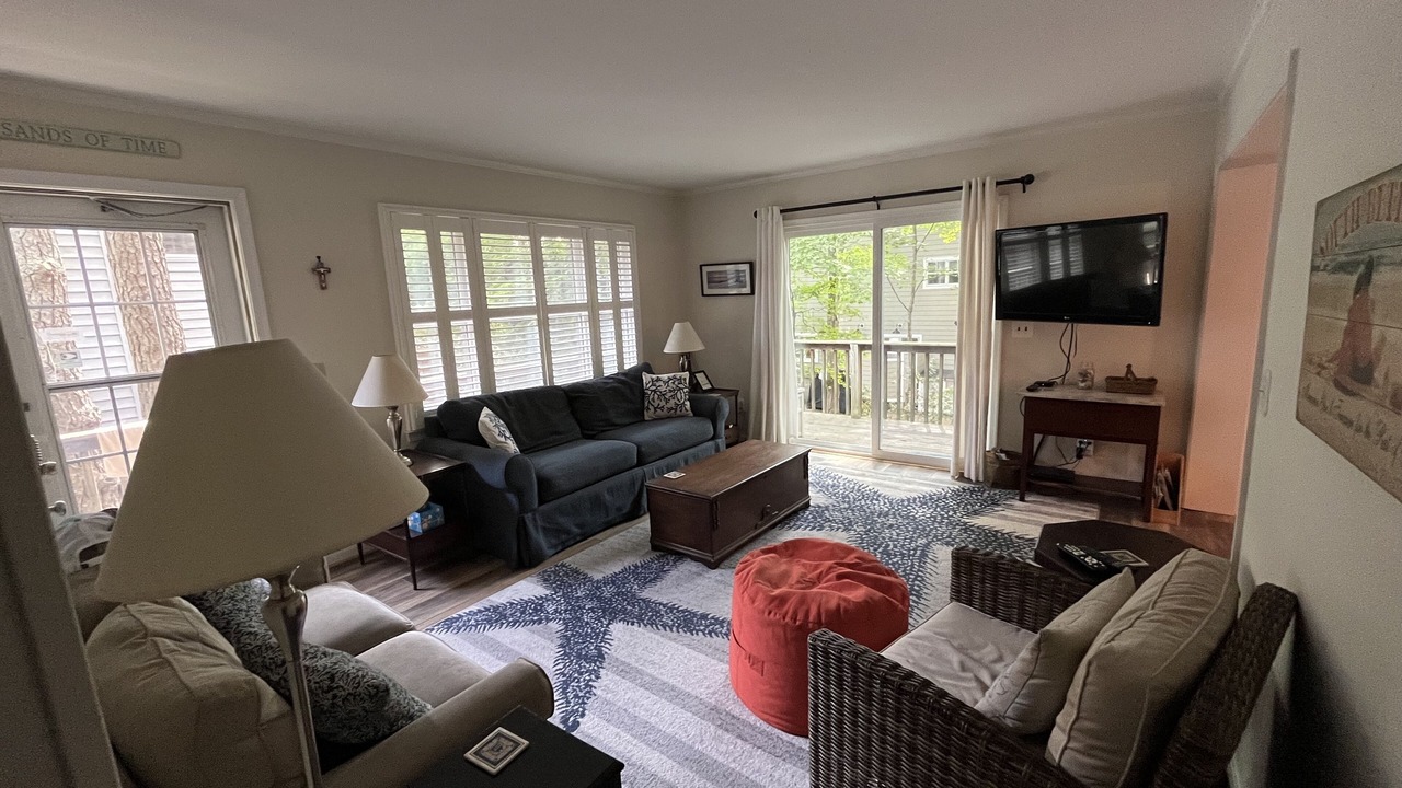 Photo of Livingroom in Sandpiper Pines