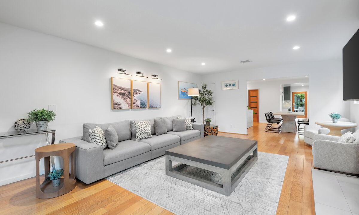 Photo of Livingroom in Sawtelle