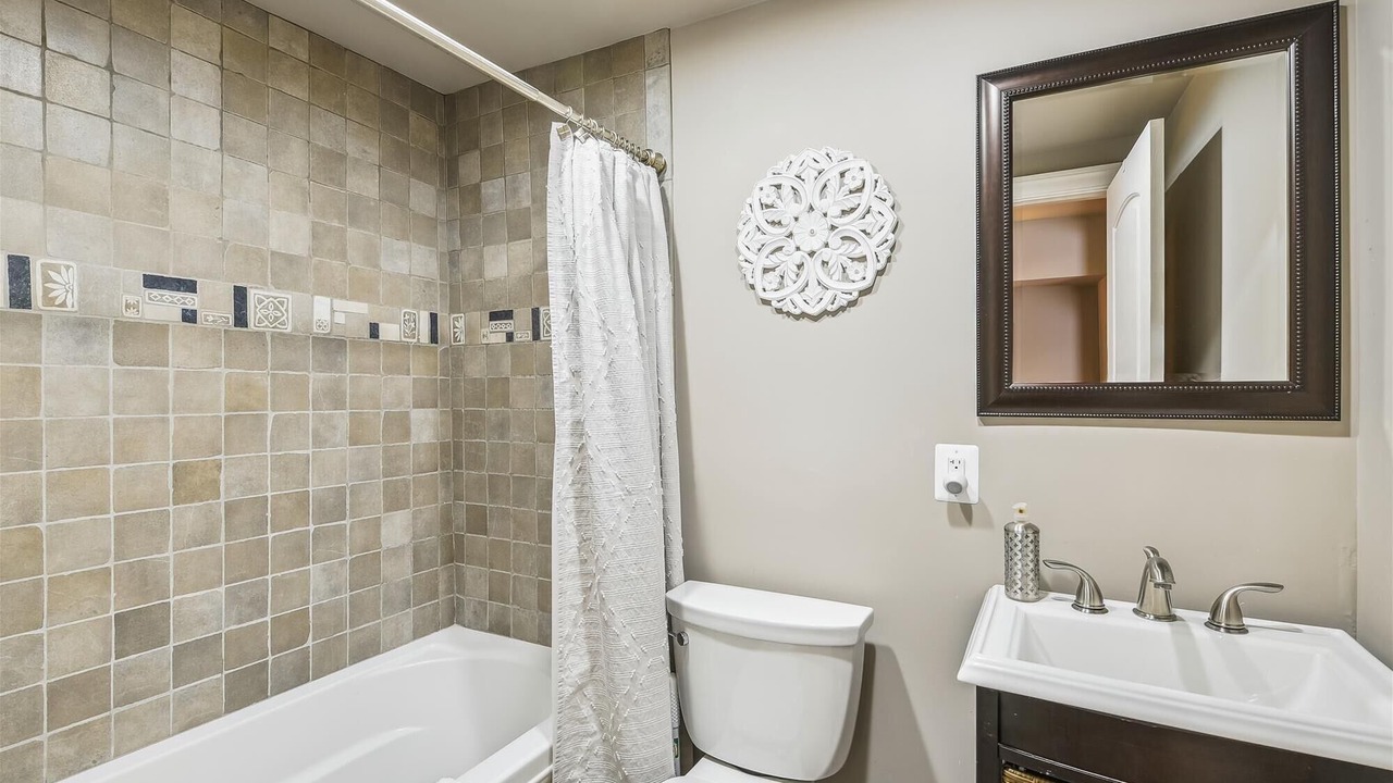 Photo of Bedroom in Historic District