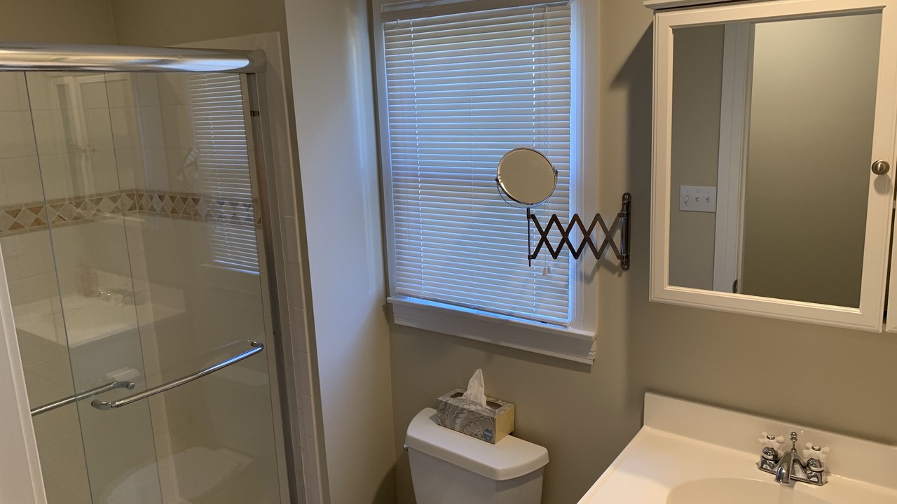 Photo of Bathroom in St. Leonard