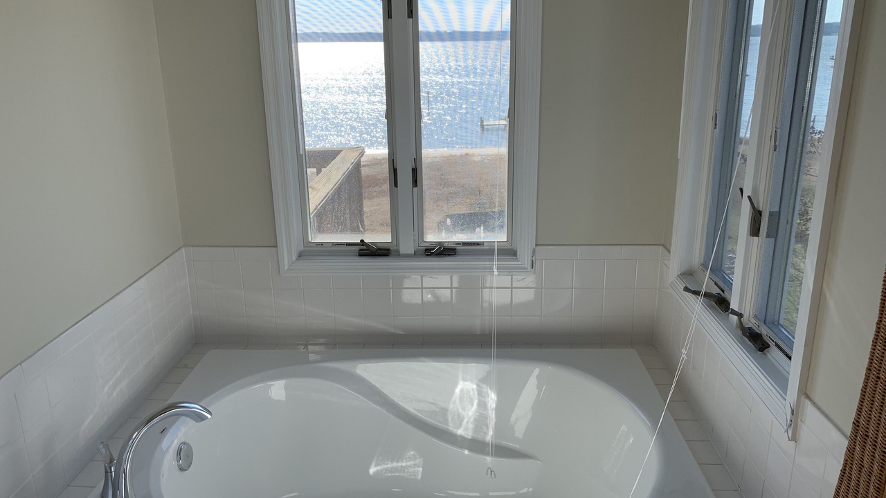 Photo of Bathroom in St. Leonard