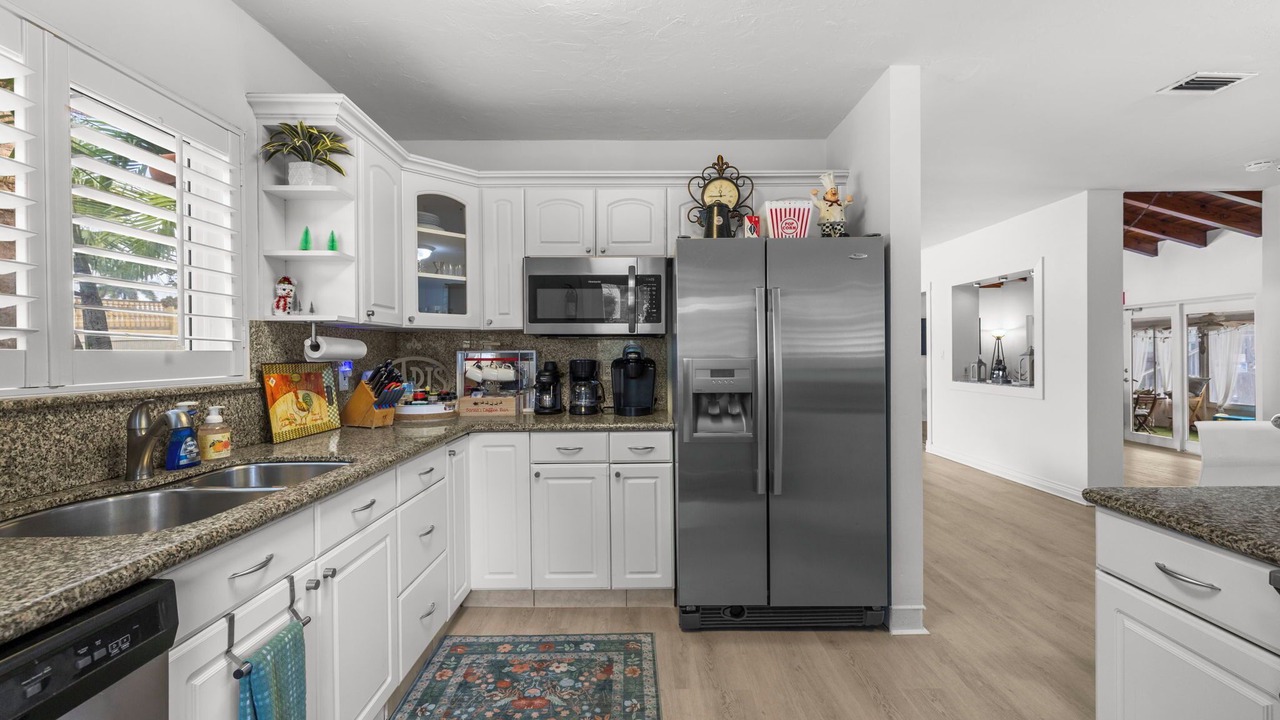 Photo of Kitchen in Hollywood Lakes