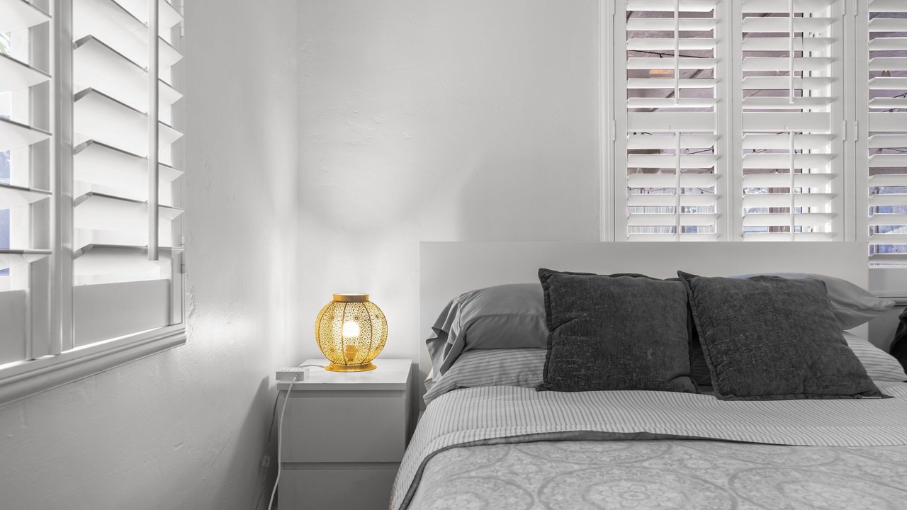 Photo of Bedroom in Hollywood Lakes