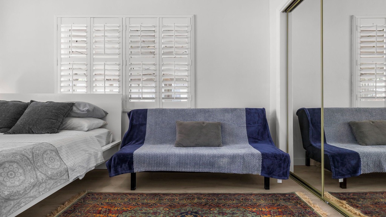 Photo of Bedroom in Hollywood Lakes