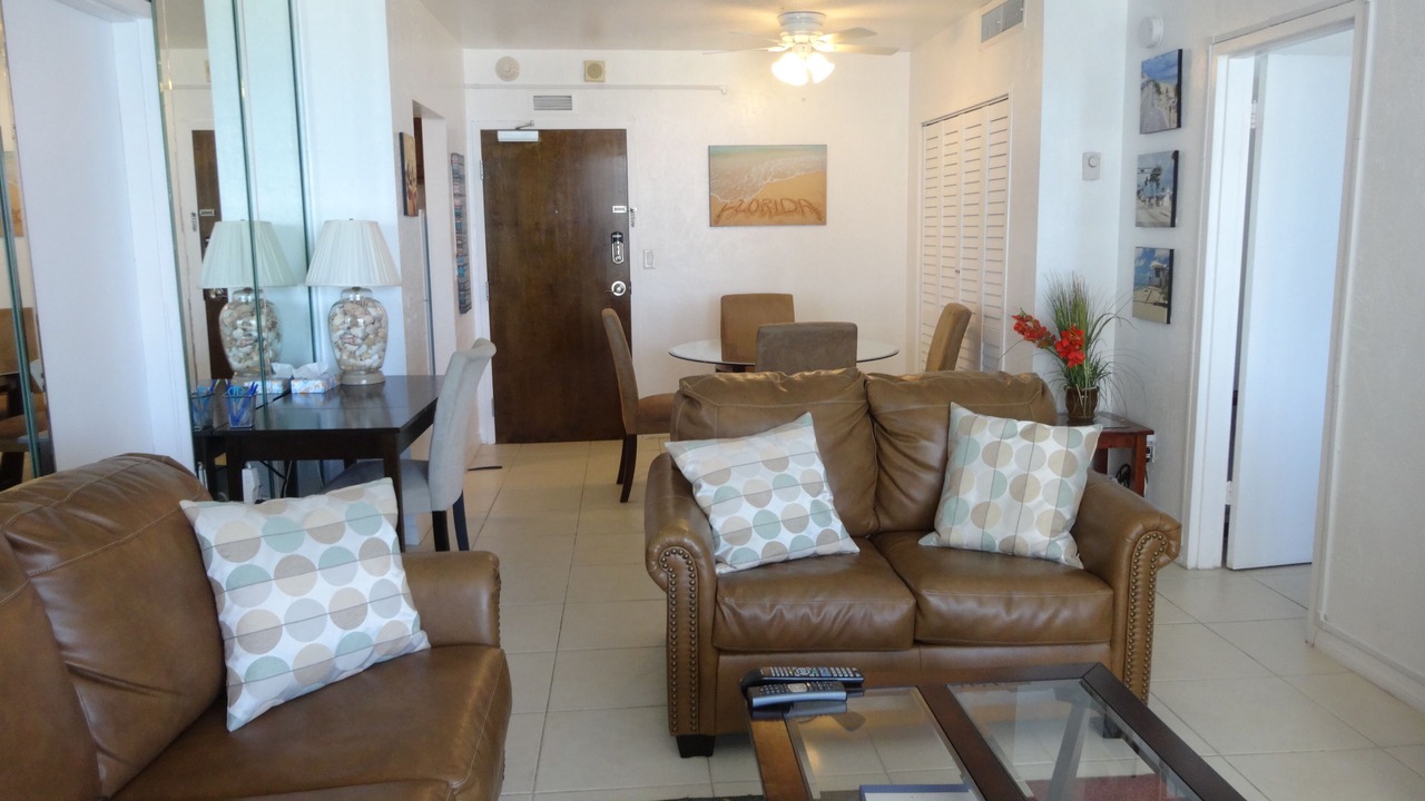 Photo of Livingroom in Galt Mile