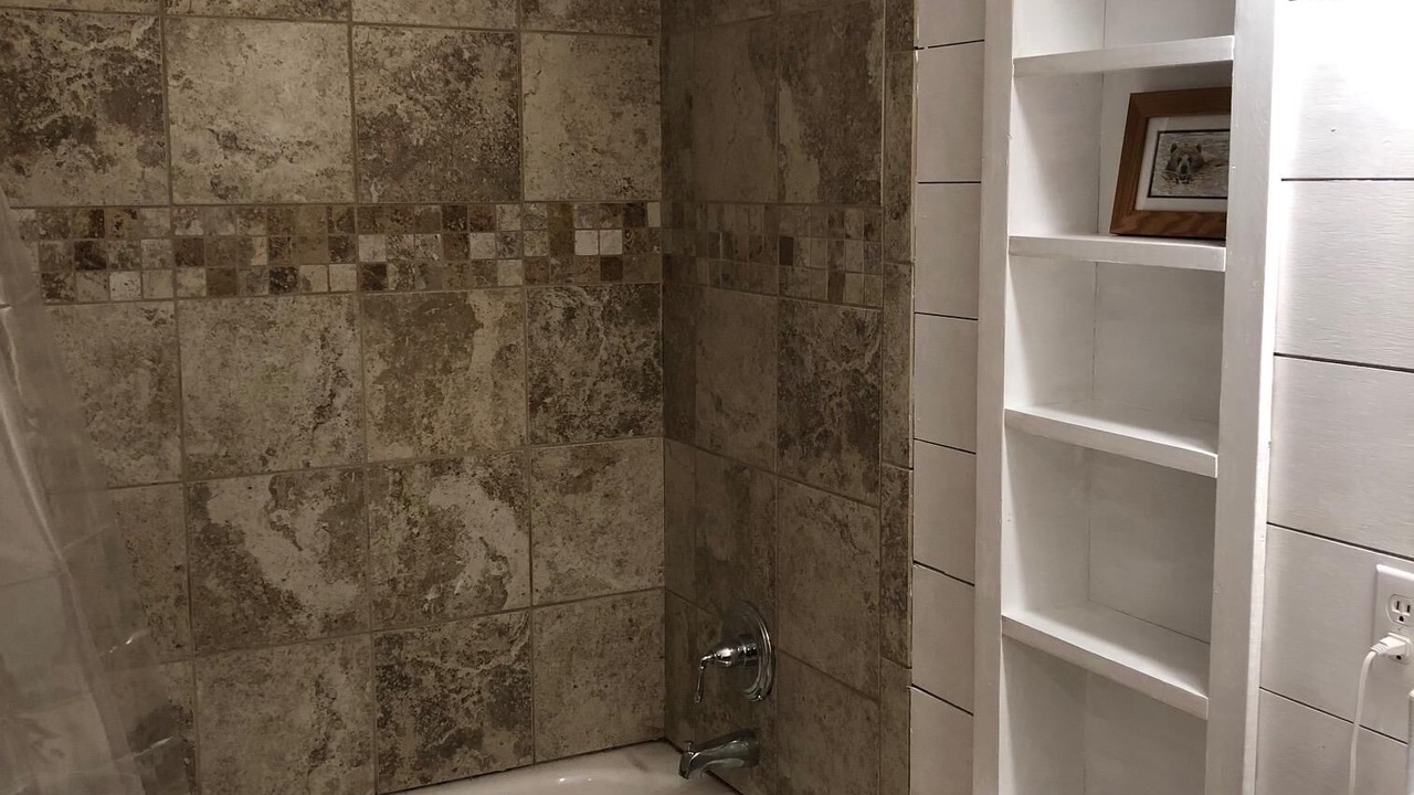 Photo of Bathroom in Edray