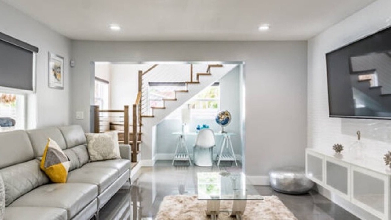 Photo of Livingroom in Hollywood Hills