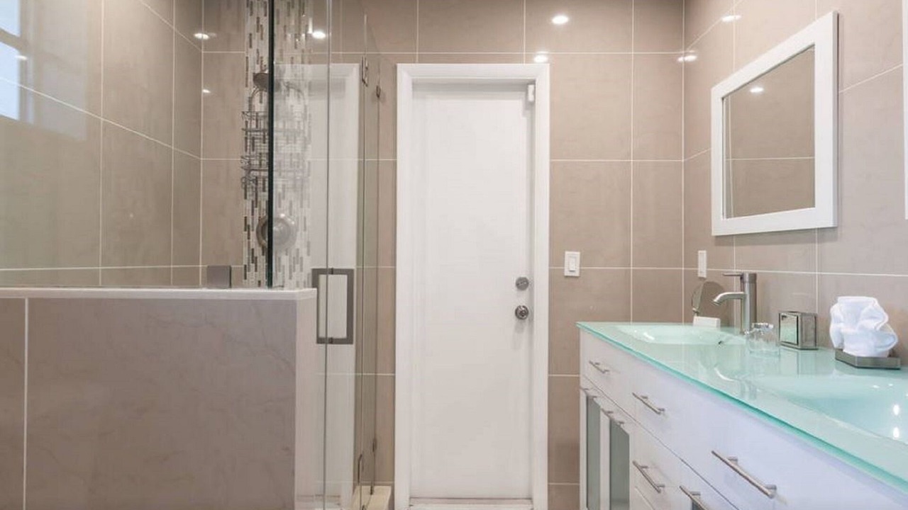 Photo of Bathroom in Hollywood Hills