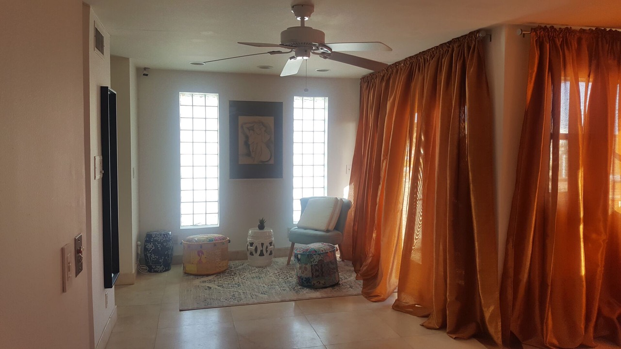 Photo of Livingroom in Hollywood