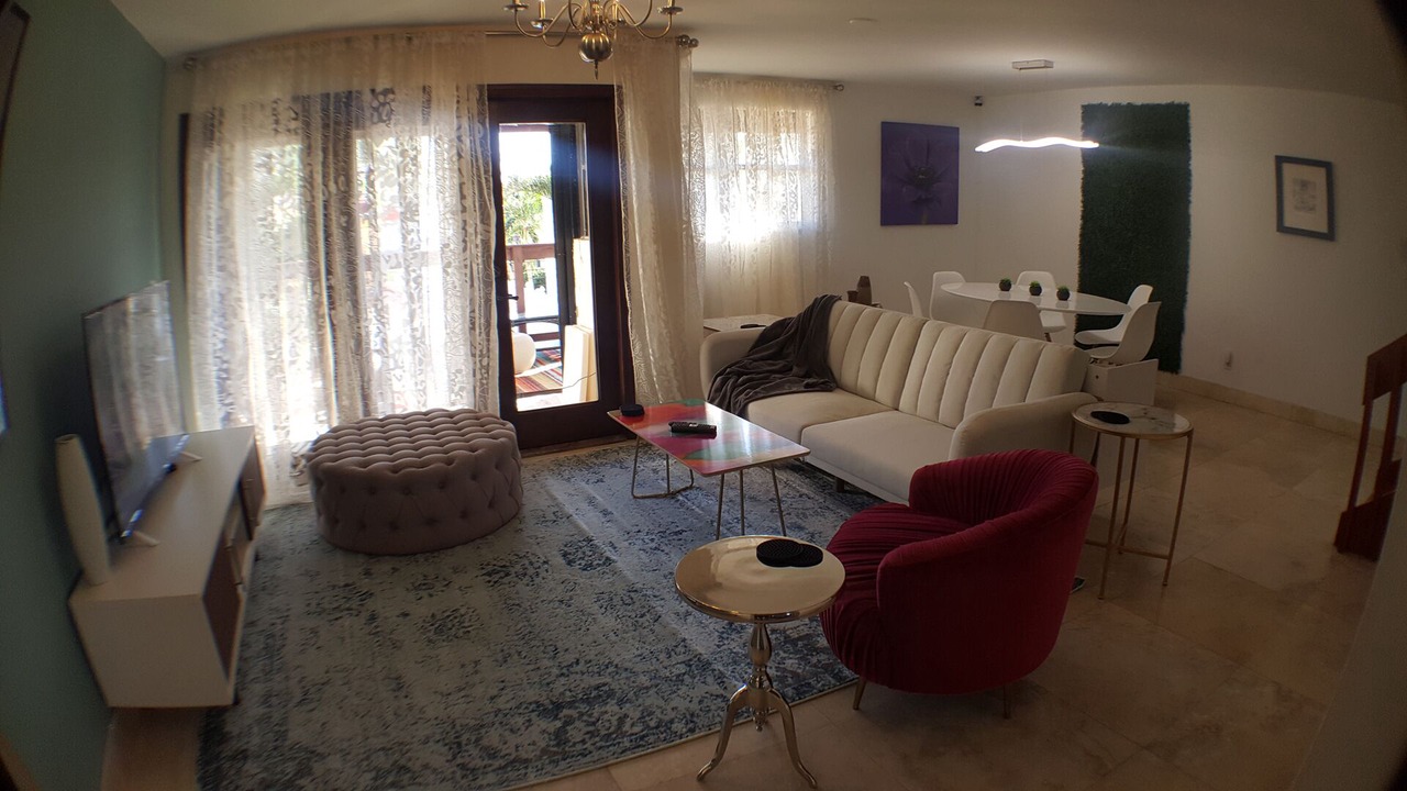Photo of Livingroom in Hollywood