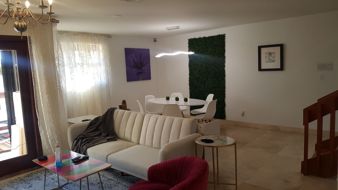 Photo of Livingroom in Hollywood