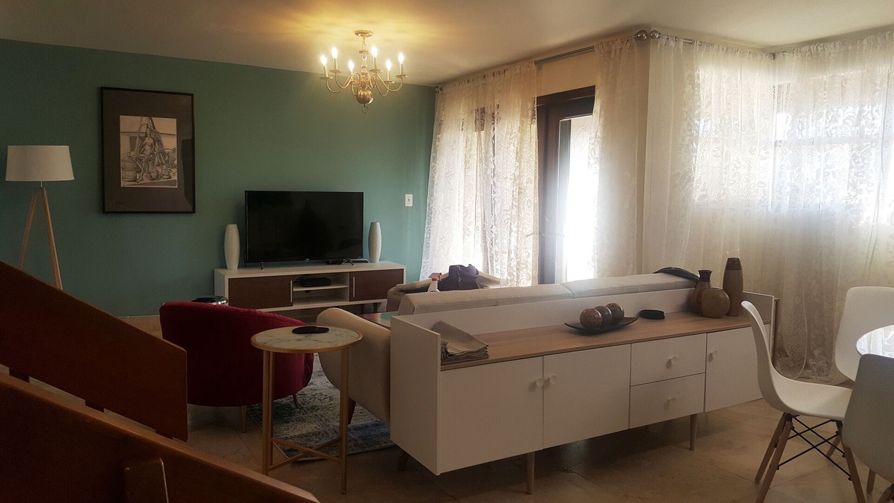 Photo of Livingroom in Hollywood