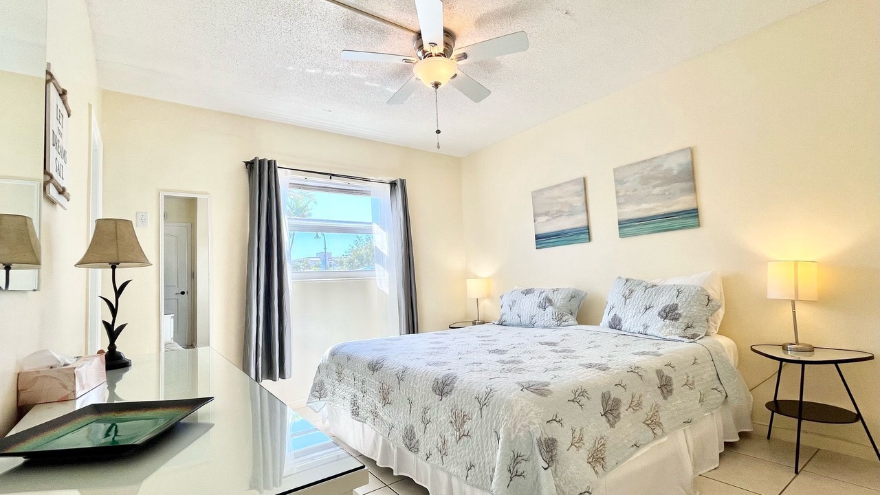 Photo of Bedroom in Lauderdale-by-the-Sea