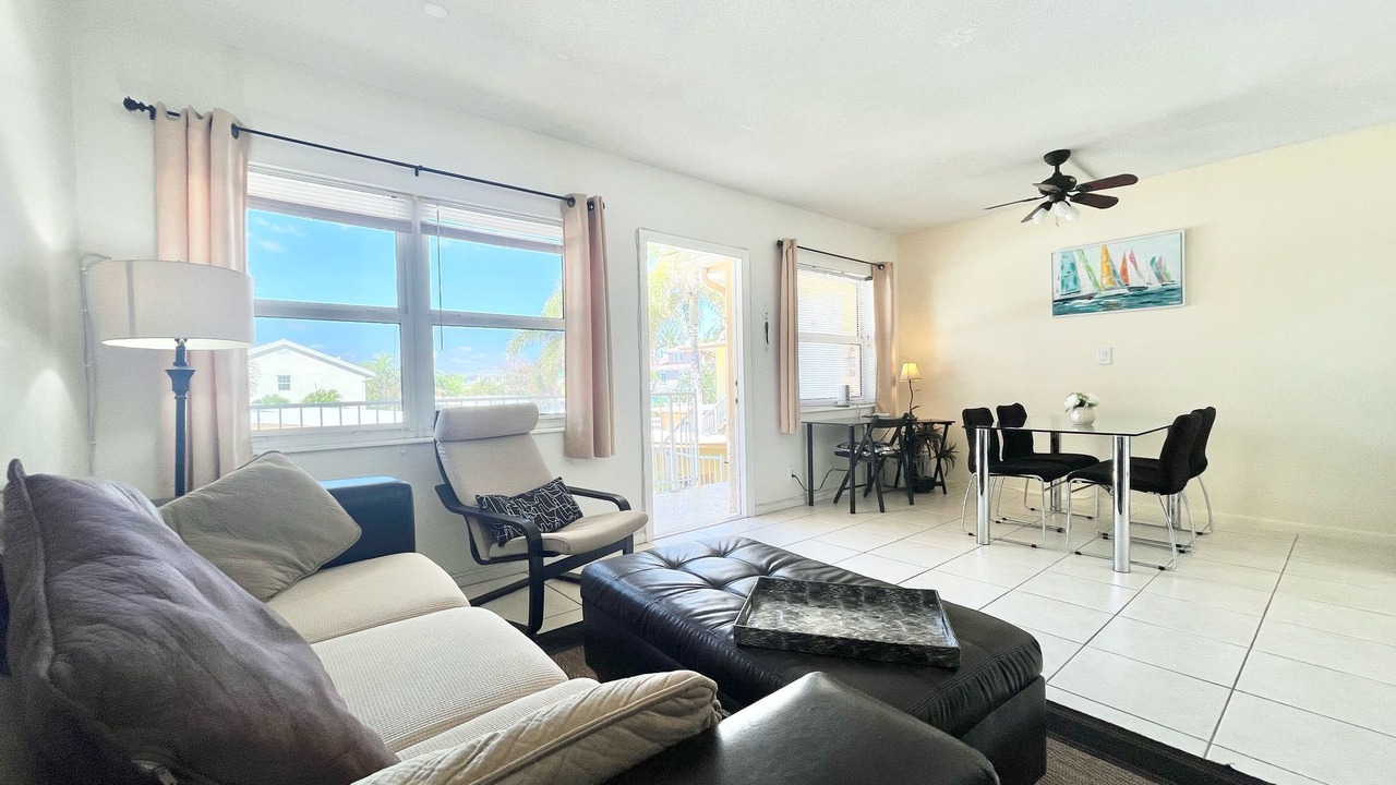 Photo of Livingroom in Lauderdale-by-the-Sea