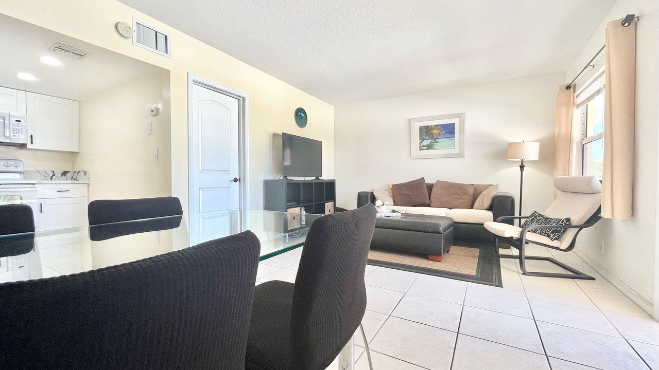 Photo of Livingroom in Lauderdale-by-the-Sea