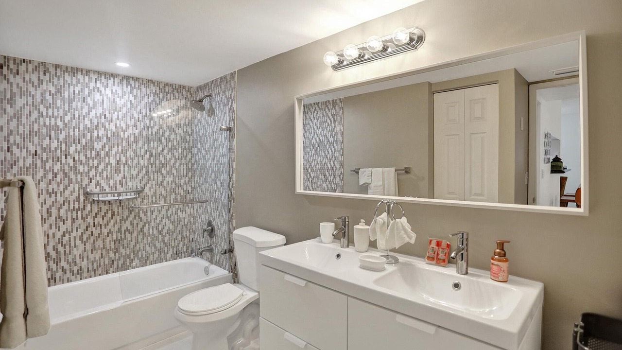 Photo of Bathroom in Aventura