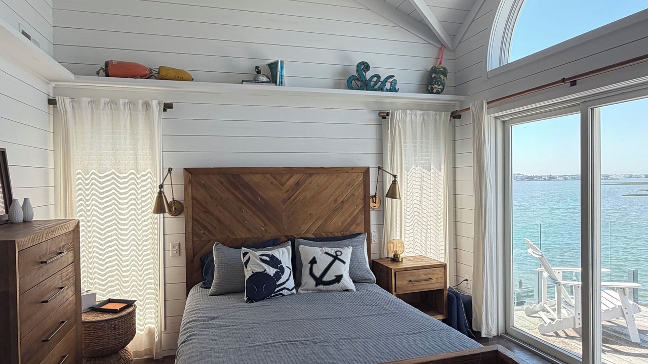 Photo of Bedroom in Manahawkin