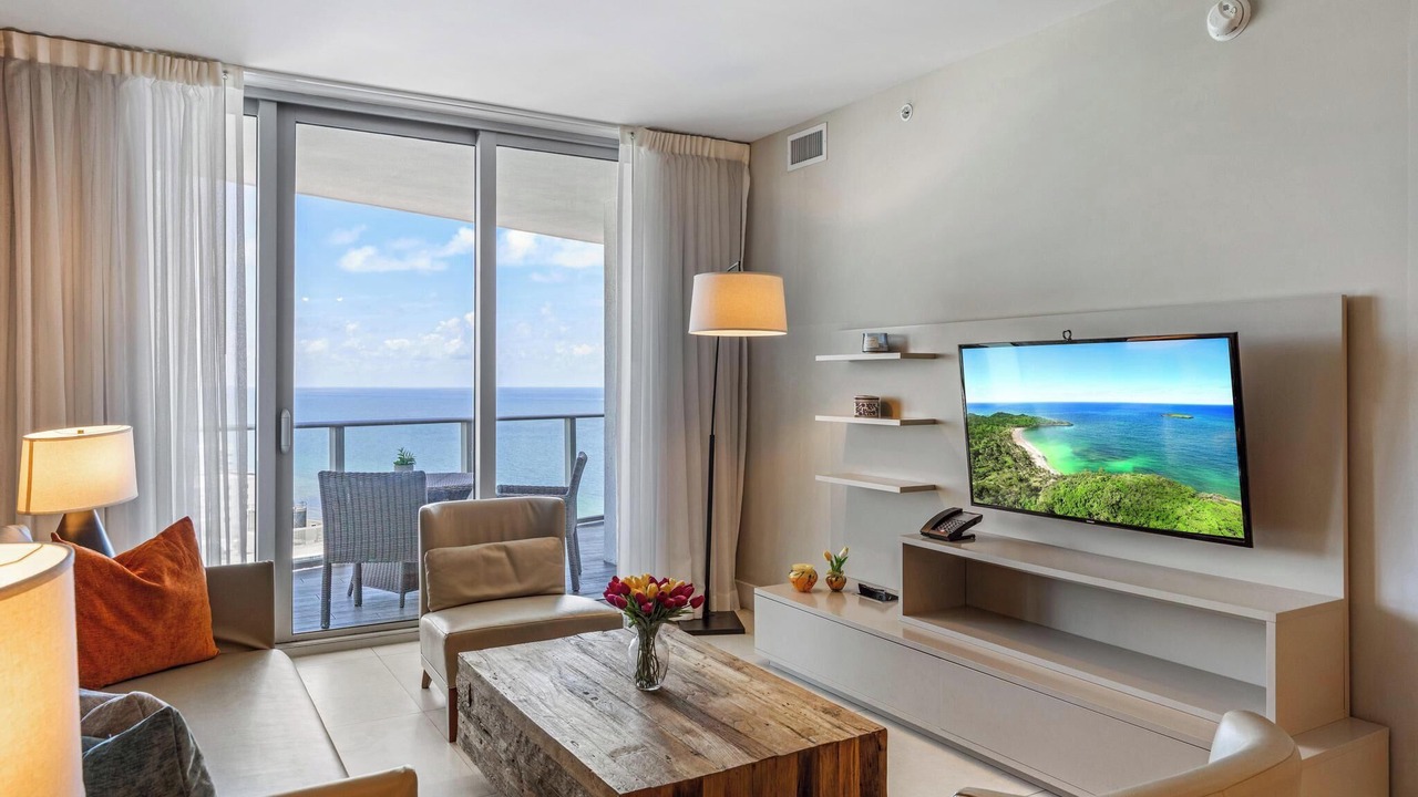 Photo of Livingroom in Hollywood South Central Beach