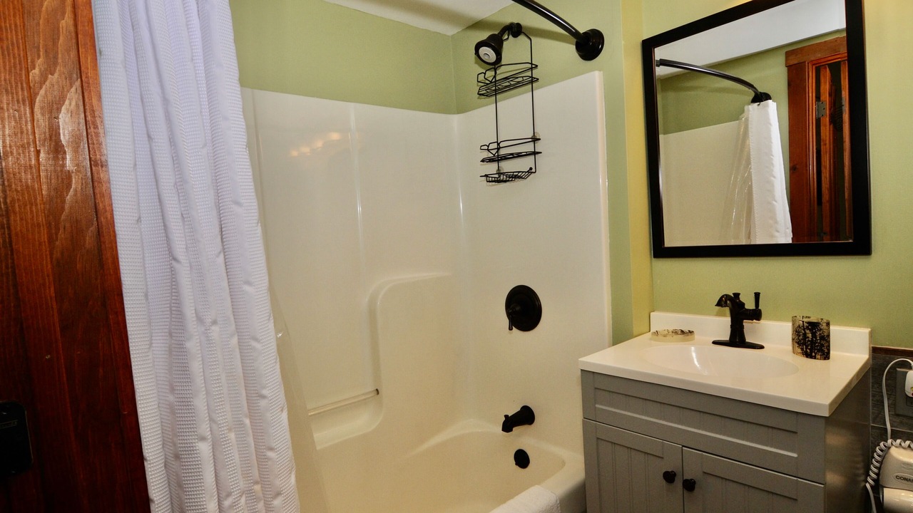 Photo of Bathroom in Edray