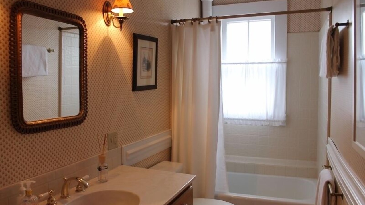 Photo of Bathroom in Cobham