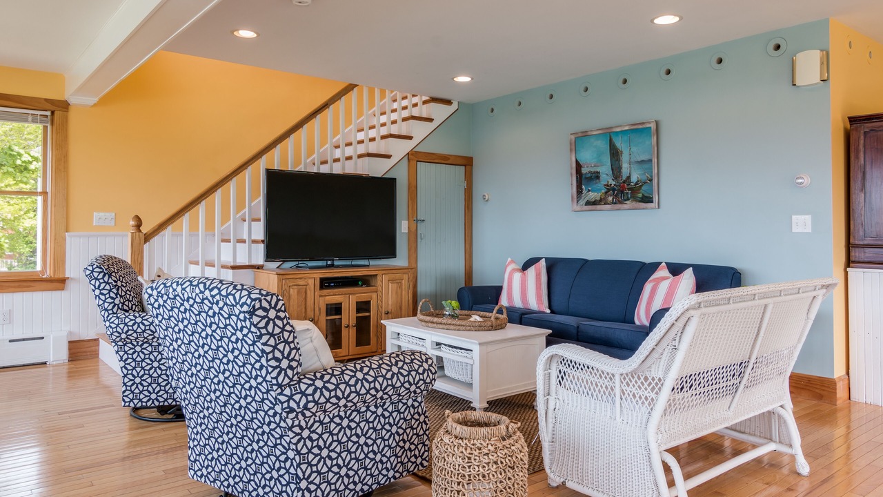 Photo of Livingroom in Gloucester
