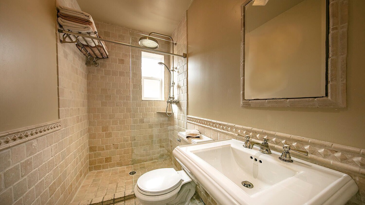 Photo of Bathroom in Hollywood
