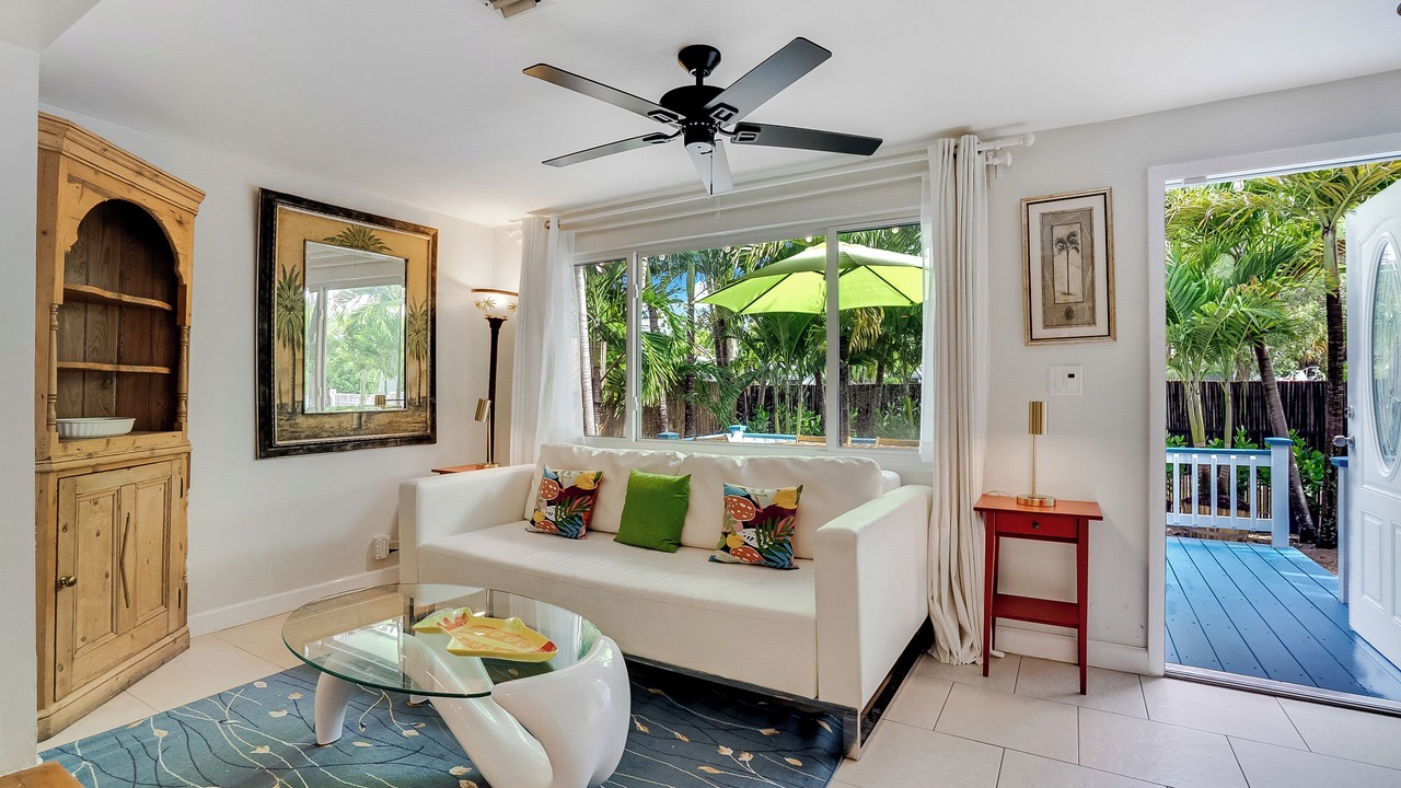 Photo of Livingroom in Hallandale Beach