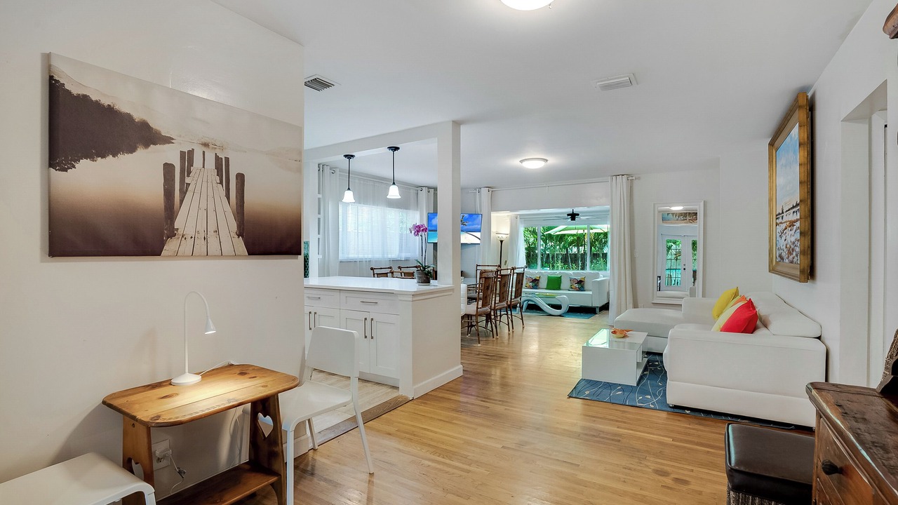 Photo of Livingroom in Hallandale Beach