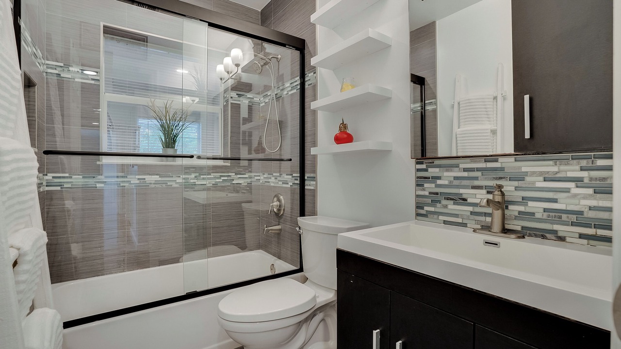 Photo of Bathroom in Hallandale Beach