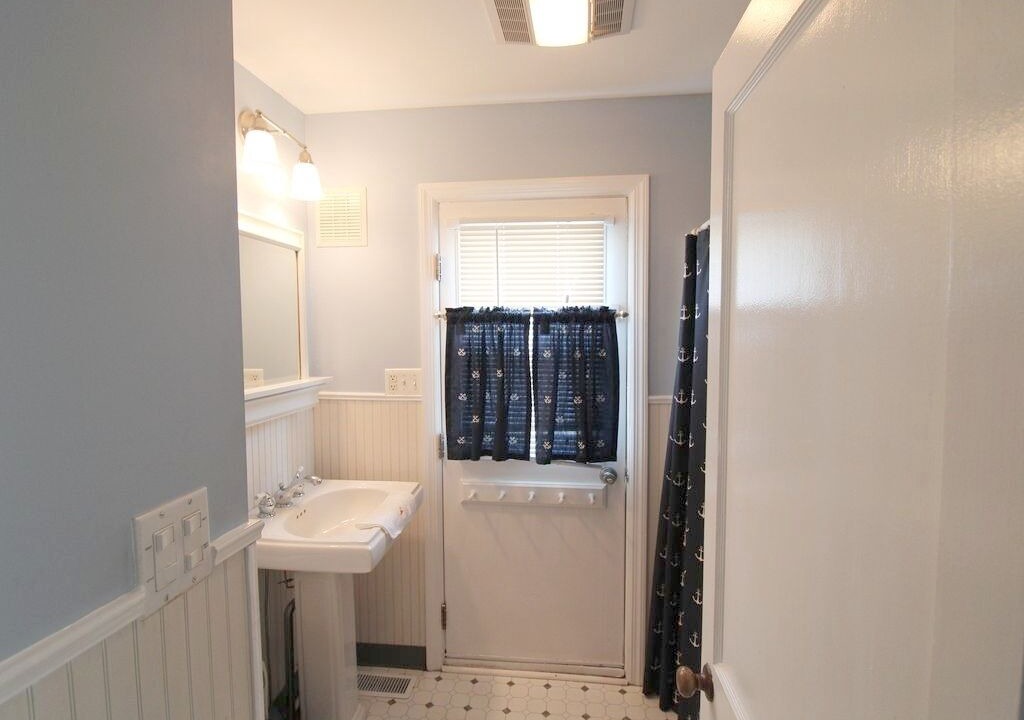 Photo of Bathroom in Stone Harbor