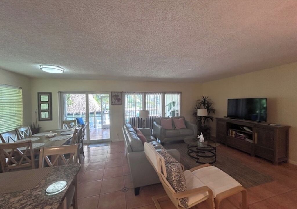 Photo of Livingroom in Highland Beach