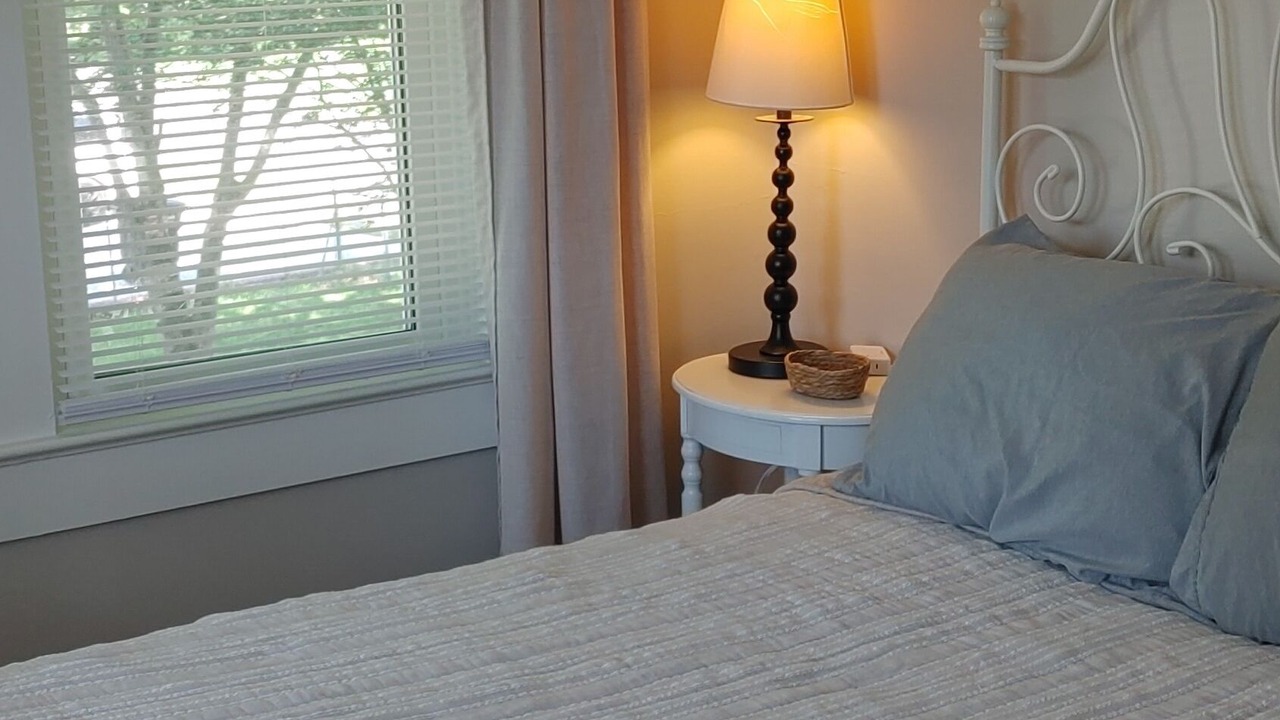 Photo of Bedroom in Issue