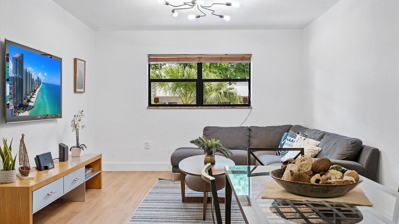 Photo of Livingroom in Eastern Shores