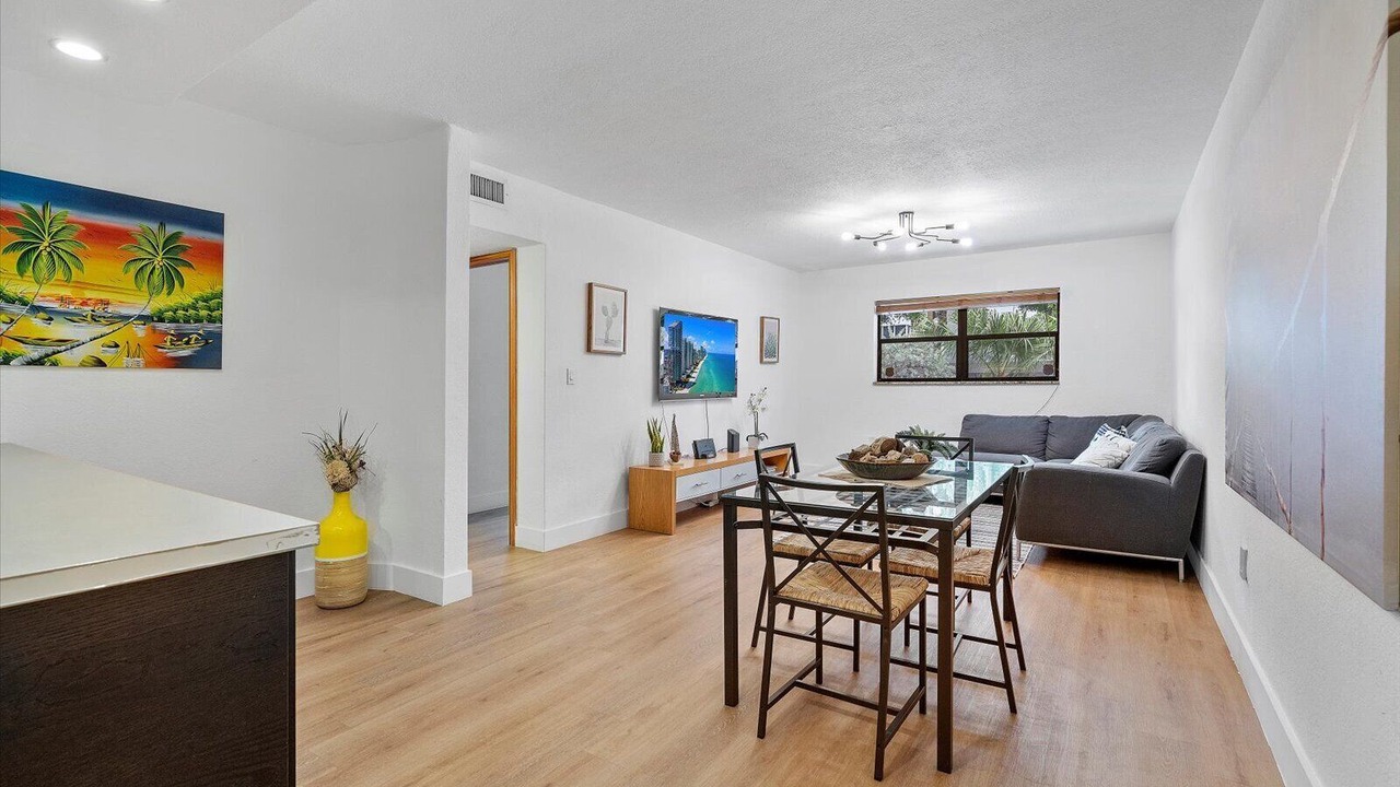 Photo of Livingroom in Eastern Shores