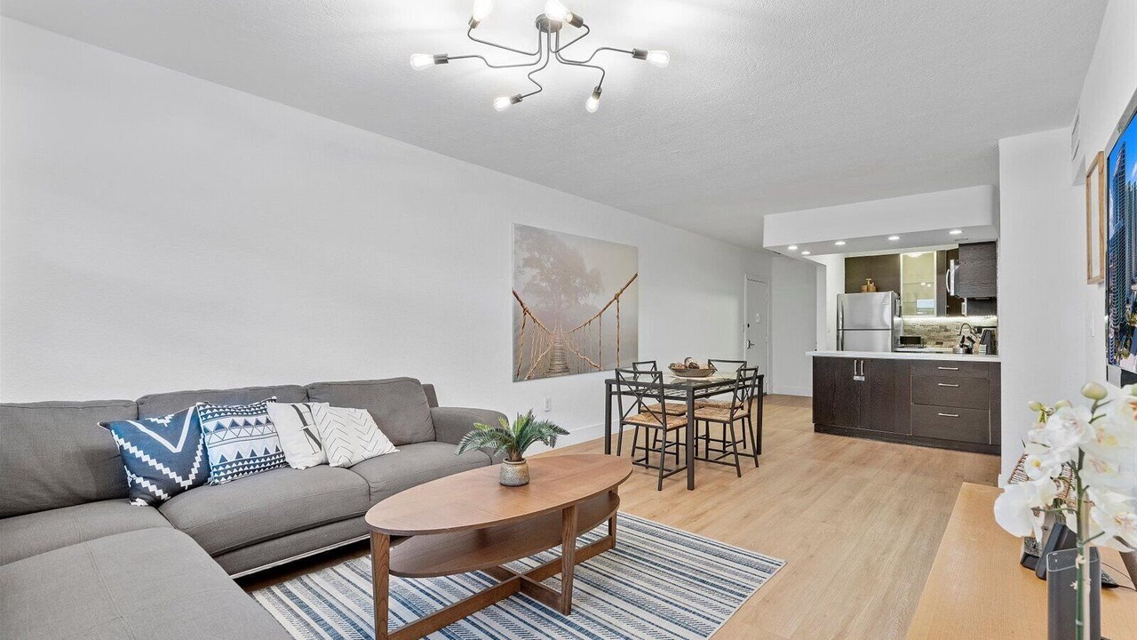 Photo of Livingroom in Eastern Shores