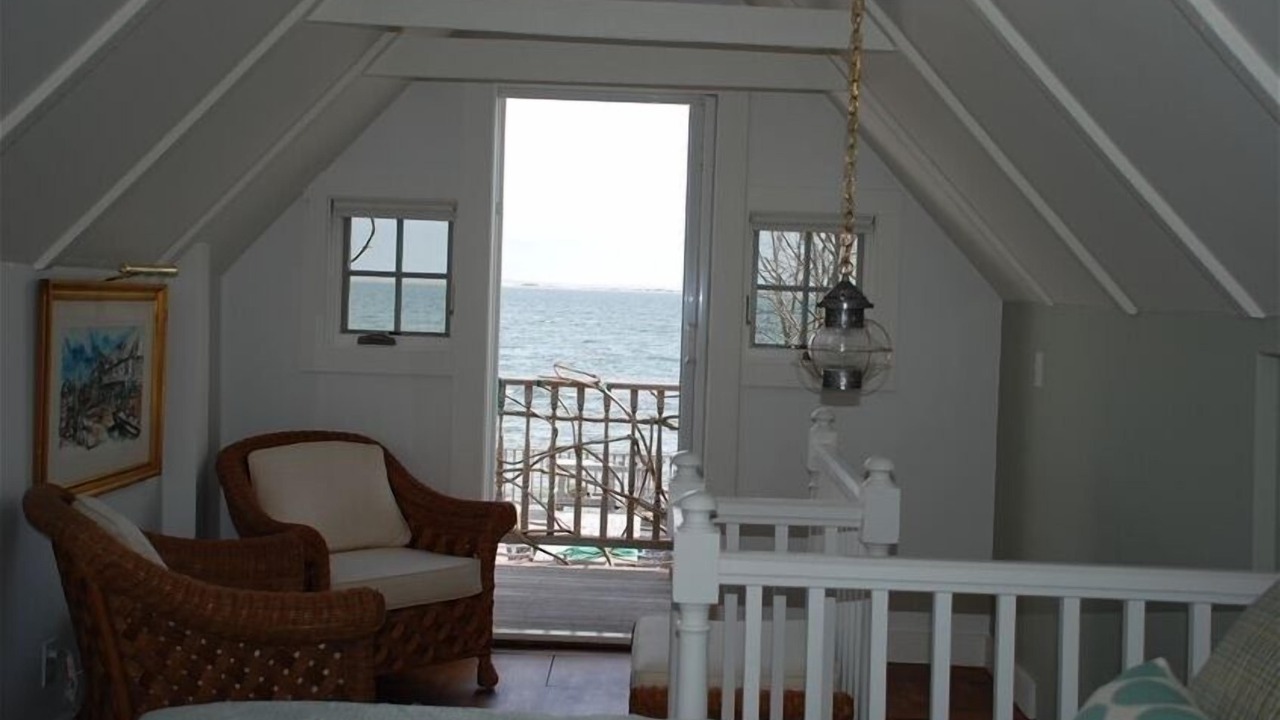 Photo of Patio Balcony in Commercial Street