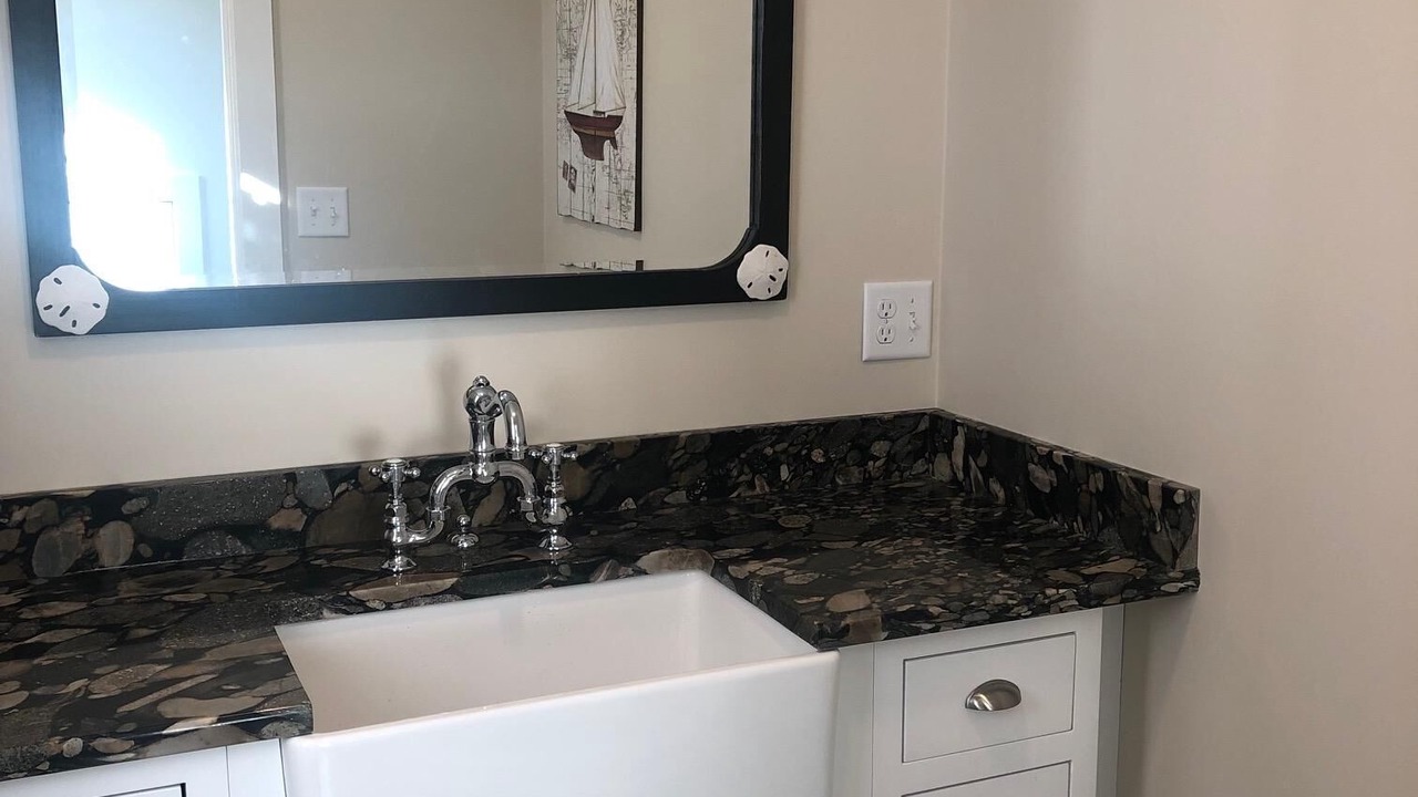 Photo of Bathroom in Teaticket