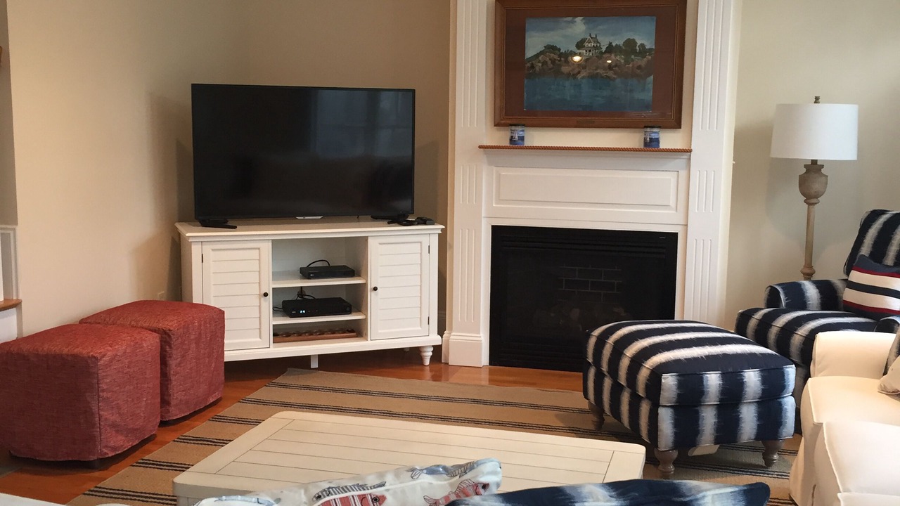 Photo of Livingroom in Popponesset