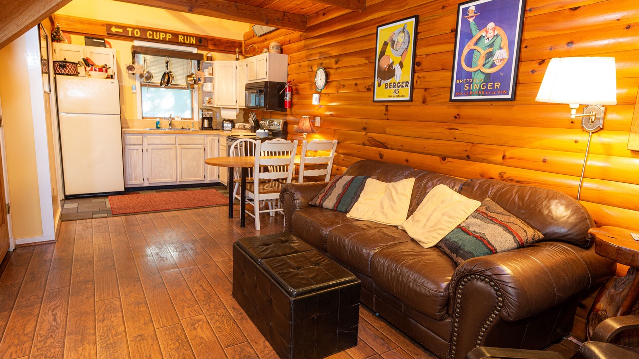 Photo of Livingroom in Snowshoe